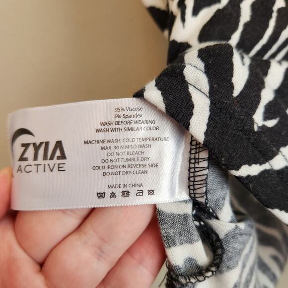 Zyia Active Safari Zebra Print Sleeveless Muscle Tee Size Medium - Picture 10 of 10